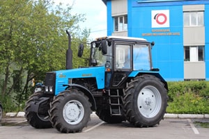 Трактор промышленный Беларус 1221.2