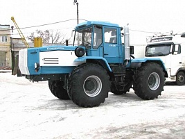 Трактор ХТА-208.1СХ с двигателем ЯМЗ-236НЕ