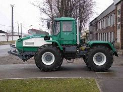 Трактор ХТА-208.1СХ с двигателем ЯМЗ-236М2